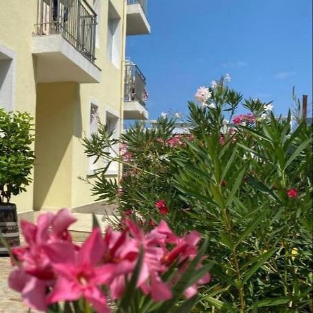 Byala Friendy Sea Apartaments Екстериор снимка
